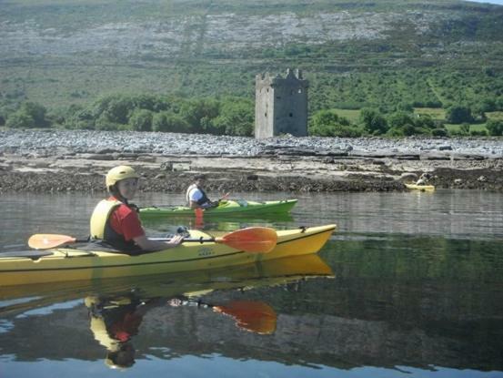 Ceol Na Dtonnta Hotel Doolin Bagian luar foto