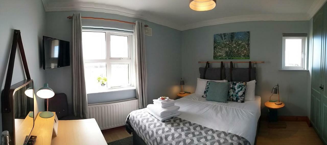 Ceol Na Dtonnta Hotel Doolin Bagian luar foto